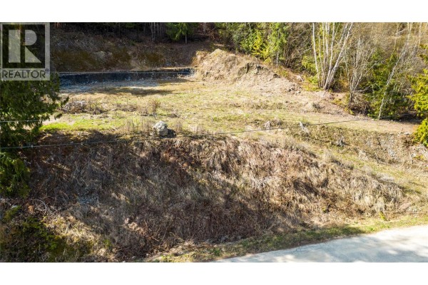 2622 Woodland Place, Blind Bay, BC V0E1H2 Photo 5