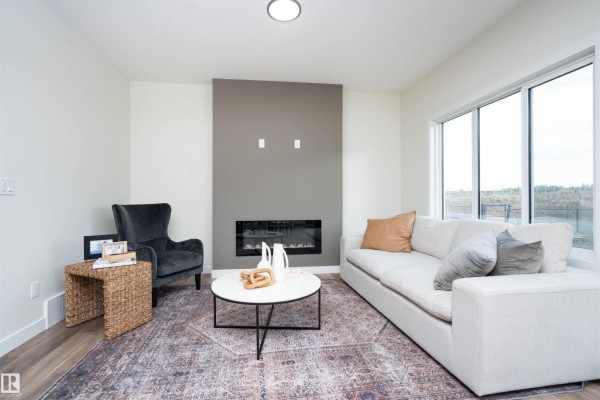 Kitchen - 2623 5 Av Sw, Edmonton, AB T6X3J1 Photo 3