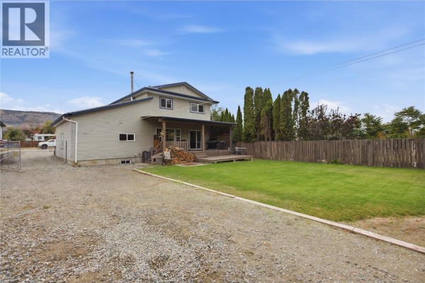 Primary Bedroom - 2624 Joyce Avenue, Kamloops, BC V2B4M3 Photo 5
