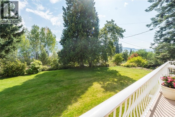 Laundry room - 2625 6th Avenue, Castlegar, BC V1N2W3 Photo 4