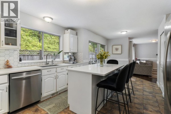 26280 Grant Avenue, Maple Ridge, BC V2W1H2 Photo 4