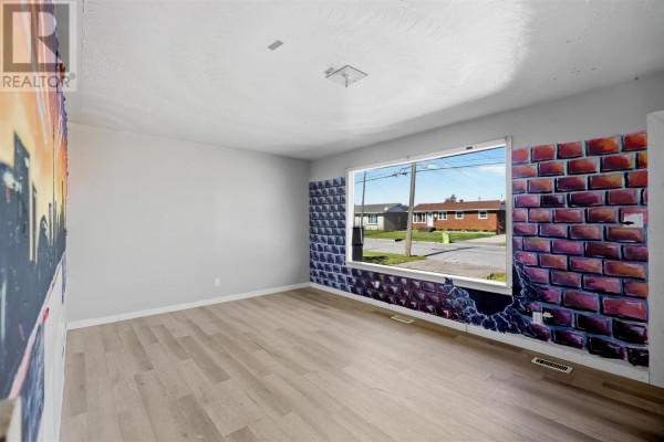 Living room - 263 Rossmore Rd, Sault Ste  Marie, ON P6C2Y9 Photo 2