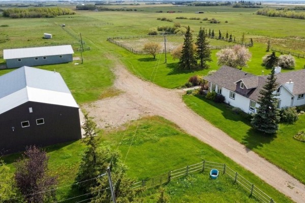 26317 Twp Road 552, Rural Sturgeon County, AB, photo 2
