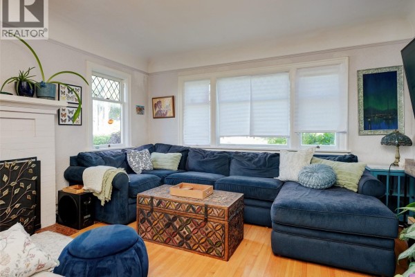 2633 Orchard Ave, Oak Bay, BC, photo 3