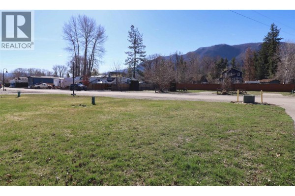 2633 Squilax Anglemont Road Unit# 77, Lee Creek, BC V0E1M4 Photo 4