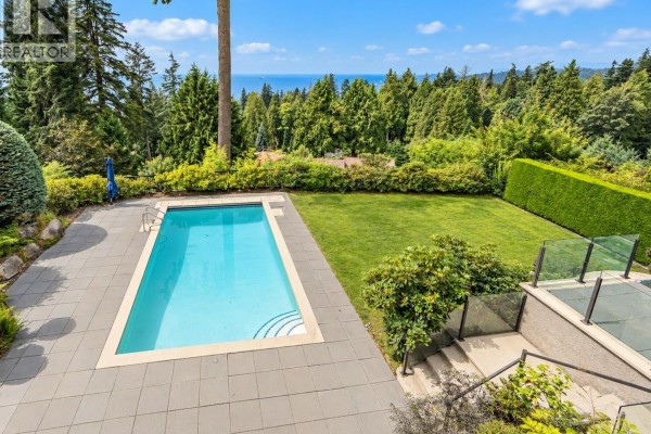 2638 Queens Avenue, West Vancouver, BC V7V2Z1 Photo 4
