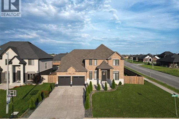 3pc Ensuite bath - 264 Arkona, Lakeshore, ON N8L0S6 Photo 3