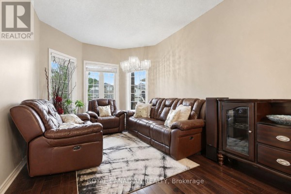 Living room - 264 Country Lane, Barrie, ON L4N0Y3 Photo 5