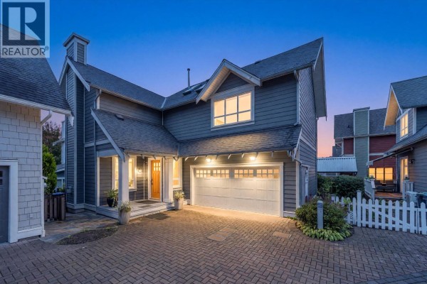 264 Holly Avenue, New Westminster, BC V3M0B3 Photo 2