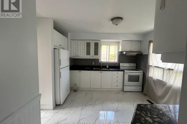 Kitchen - 264 John Tabor Trail, Toronto, ON M1B2R7 Photo 3