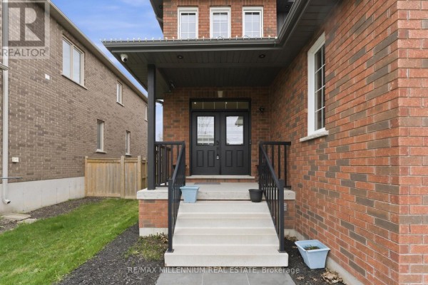 Living room - 264 Patterson Street, New Tecumseth, ON L0G1A0 Photo 4