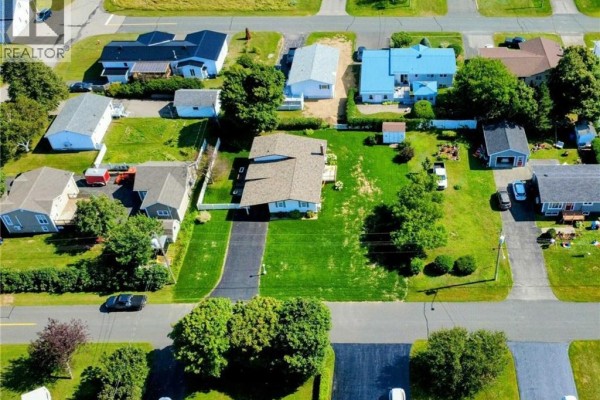 Bonus Room - 264 Rue Allard Street, Caraquet, NB E1W1A6 Photo 2