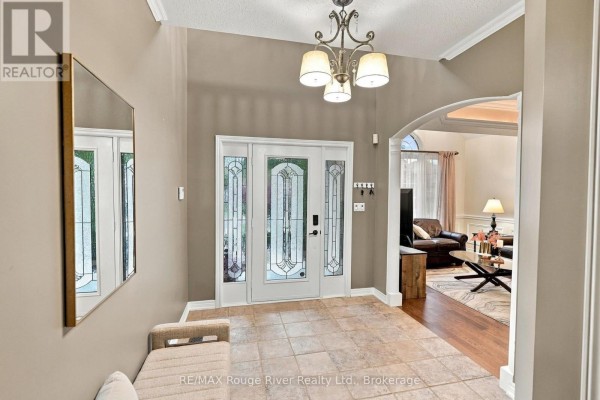 264 Ryerson Crescent, Oshawa, ON, photo 3