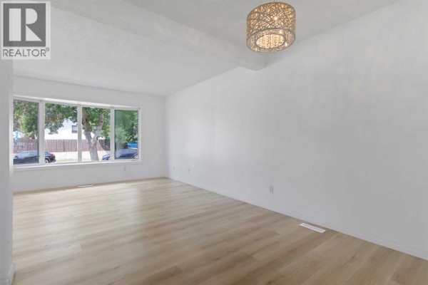Dining room - 264 Templeview Way Ne, Calgary, AB T1Y3Y9 Photo 3