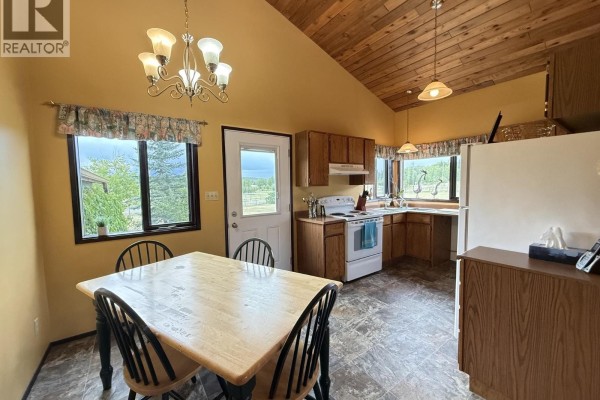 2644 Selkirk Road, Williams Lake, BC, photo 2
