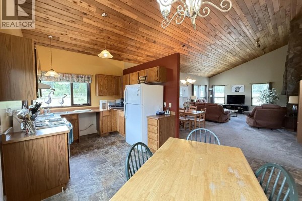 2644 Selkirk Road, Williams Lake, BC, photo 3