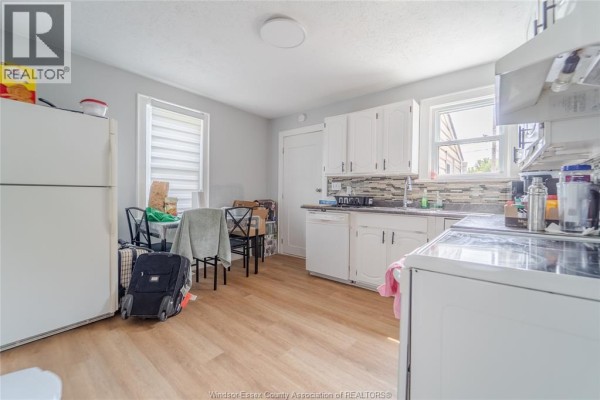 Kitchen - 2647 George, Windsor, ON N8W4M8 Photo 4
