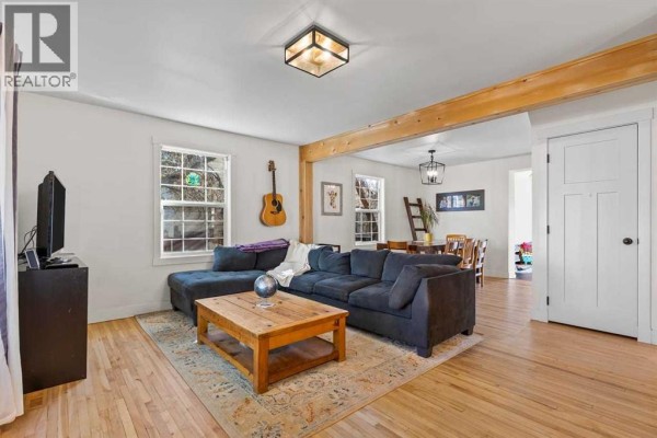 Family room - 265 21 Avenue Ne, Calgary, AB T2E1S5 Photo 3