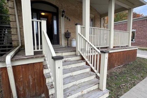 265 Ainslie Street S, Cambridge, ON N1R3L3 Photo 2