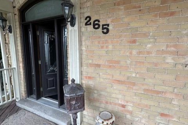 265 Ainslie Street S, Cambridge, ON N1R3L3 Photo 3