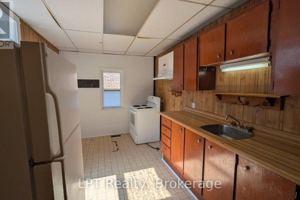 Living room - 265 Bethune Street, Peterborough, ON K9J3L5 Photo 4