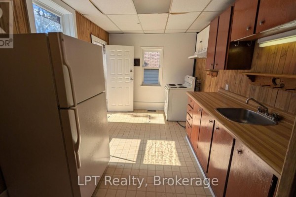 Kitchen - 265 Bethune Street, Peterborough, ON K9J3L5 Photo 5