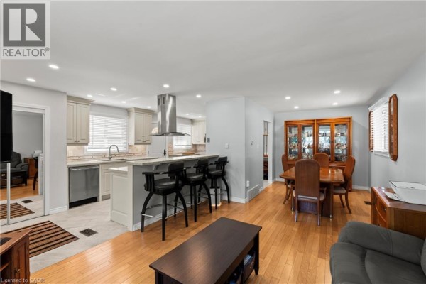 265 Bonaventure Drive, Hamilton, ON, photo 2
