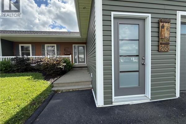 Bath (# pieces 1-6) - 265 Caswell Street, Grand Sault/grand Falls, NB E3Z1A7 Photo 3