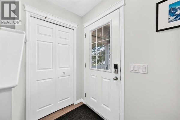 2pc Bathroom - 265 Everglen Rise Sw, Calgary, AB T2Y5E7 Photo 4