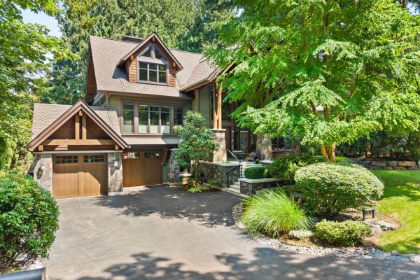 2650 Dogwood Drive, Surrey, BC V4A3K5 Photo 2