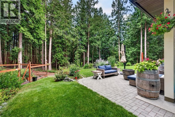 Living room - 2651 Ethel Lane, Shawnigan Lake, BC V8H0B7 Photo 3
