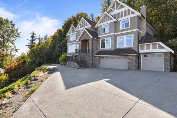2651 Stonecroft Drive, Abbotsford, BC V3G1K8 Photo 2