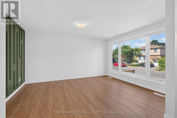 Living room - 2654 Conn Street, Ottawa, ON K2B7C5 Photo 4