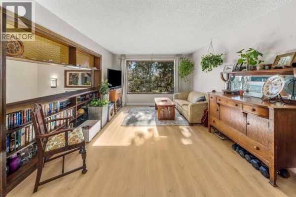 2658 11 Avenue Se, Calgary, AB T2A0E3 Photo 4