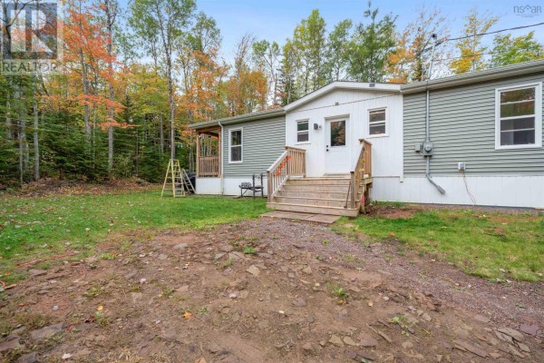 Living room - 266 Hastings Road, Brookdale, NS B4H3Y1 Photo 2