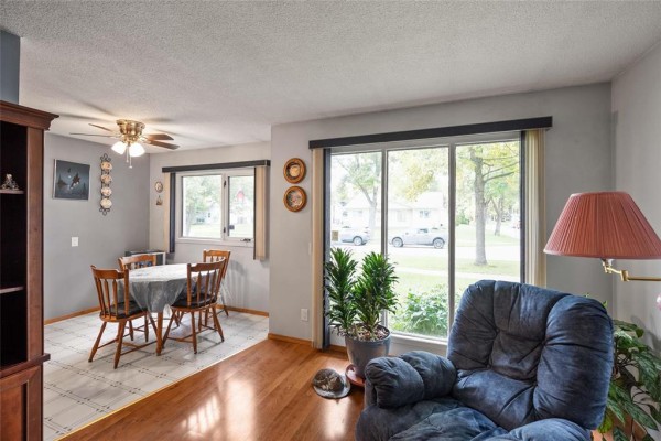 Primary Bedroom - 266 St Martin Boulevard, Winnipeg, MB R2C3X8 Photo 4