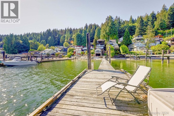 2660 Panorama Drive, North Vancouver, BC V7G1V6 Photo 4
