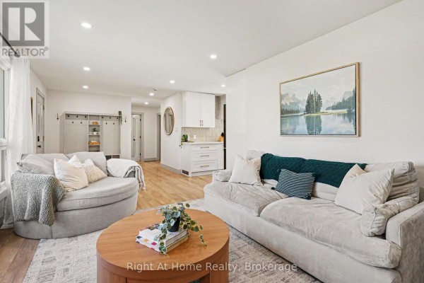 Living room - 2661 Maple Grove Road, Cavan Monaghan, ON K9J6X4 Photo 5