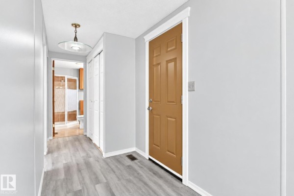 Primary Bedroom - 2664 Lakeview Dr Nw, Edmonton, AB T5S1T7 Photo 4