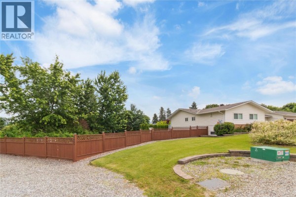 Full bathroom - 2665 Guidi Road, West Kelowna, BC V1Z3J9 Photo 5