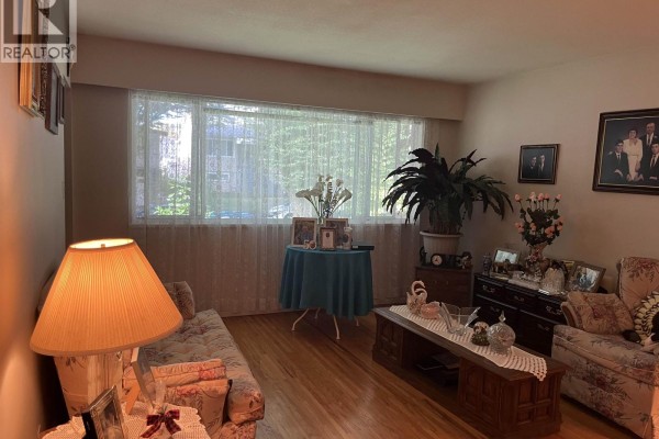 2665 Ward Street, Vancouver, BC V5R4S7 Photo 5