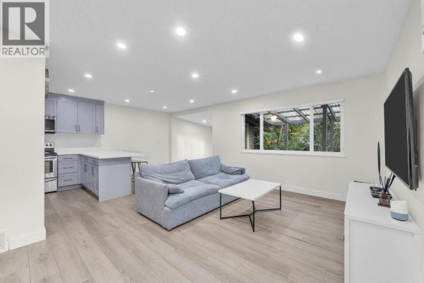2668 Stellar Court, Coquitlam, BC V3E1H1 Photo 4
