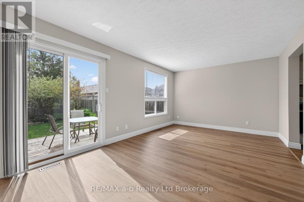 Primary Bedroom - 267 Beckett Road, Ingersoll, ON N5C3X4 Photo 5
