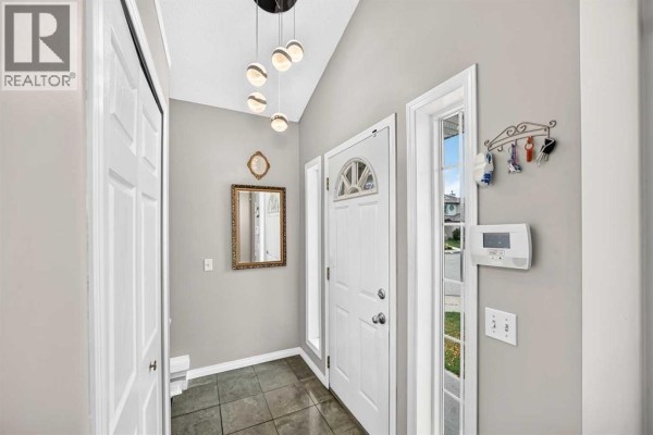 Bedroom - 267 Covewood Close Ne, Calgary, AB T3K4Z7 Photo 2