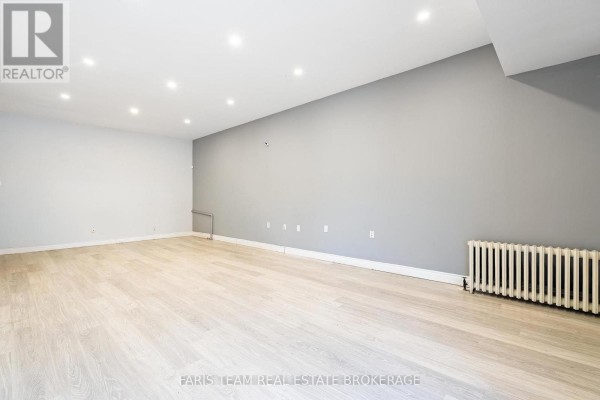 267 Lakeshore Road E, Mississauga, ON L5G1G8 Photo 5