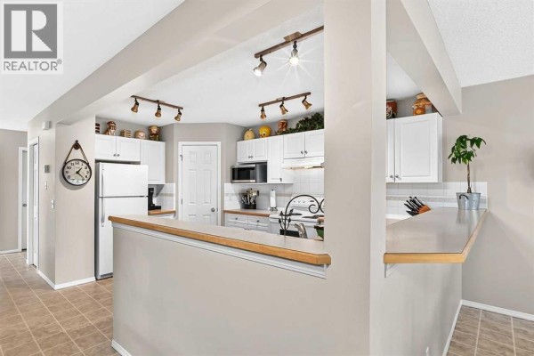 Kitchen - 267 Taravista Street Ne, Calgary, AB T3J4S5 Photo 5