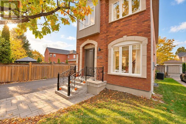 2673 Castle Hill Crescent, Oakville, ON L6H6J1 Photo 3