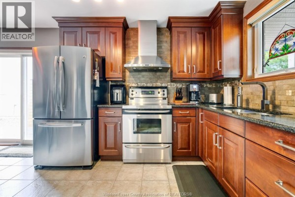 Laundry room - 2677 Robert Road, Windsor, ON N8W5L8 Photo 3