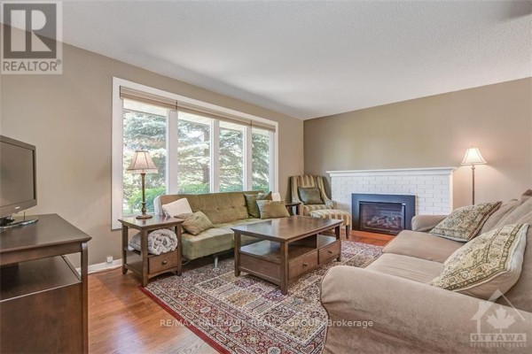 Foyer - 2678 Ulster Crescent, Ottawa, ON K1V8J6 Photo 5
