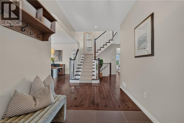 Foyer - 268 Evens Pond Crescent, Kitchener, ON N2R0B8 Photo 4